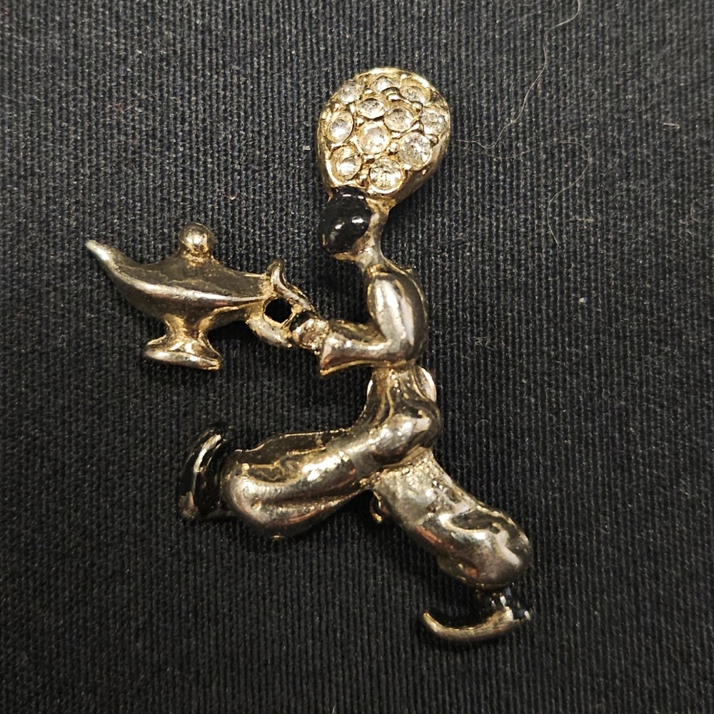 Rare Vintage Genie With Magic Lantern Gold Tone Blackamoor Mini Pin Broach